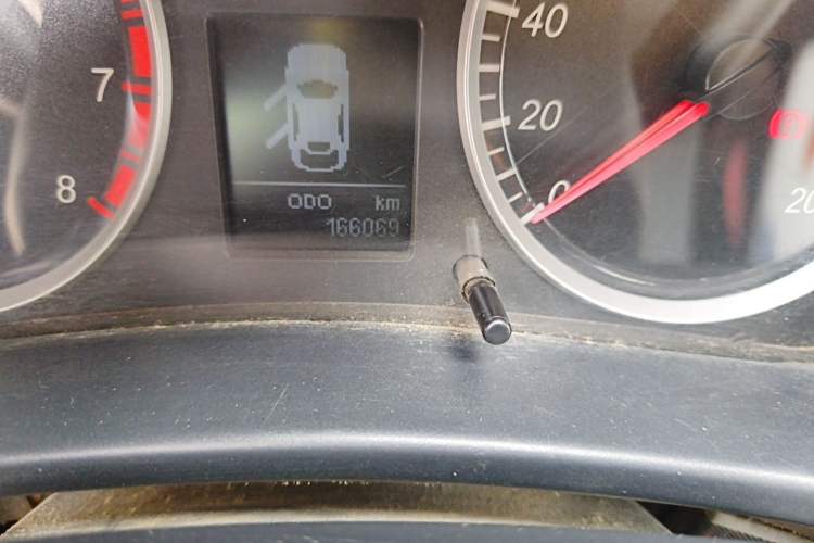 Used Haval H5 Classic 2013 Zhizun Edition 2.0T Manual Two-Wheel Drive Entry-Level Model Odometer Close Up