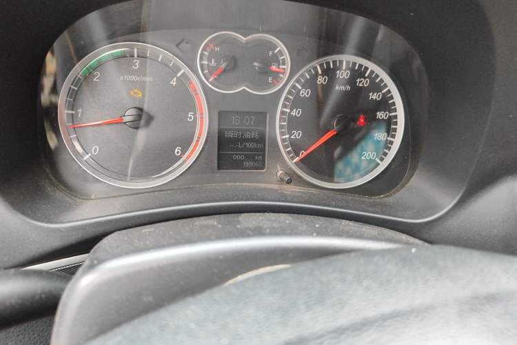 Used Haval H5 Classic 2013 ZhiZun Edition Green Silence 2.0T Manual Two-Wheel Drive Progressive Model Odometer Close Up