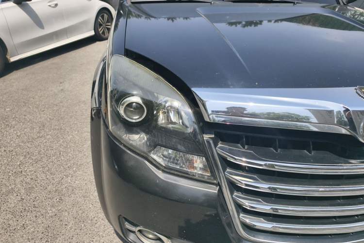 Used Haval H5 Classic 2013 ZhiZun Edition 2.0T Manual Two-Wheel Drive Elite Model Right Front Headlight