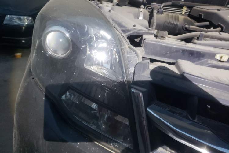 Used Haval H5 Classic 2013 Zhizun Edition 2.0T Manual 4x4 Elite Model Right Front Headlight