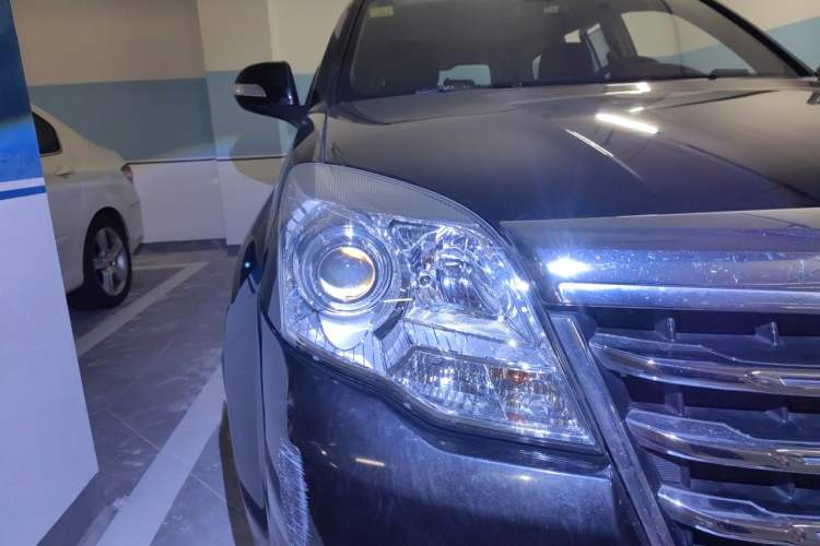 Used Haval H5 Classic 2013 Zhizun Edition 2.0T Manual 4x4 Elite Model Right Front Headlight
