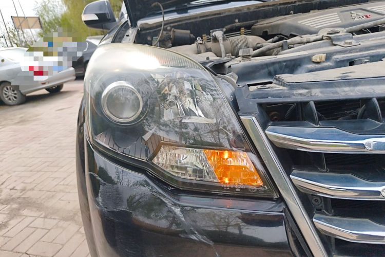 Used Haval H5 Classic 2013 Zhizun Edition 2.0T Manual Two-Wheel Drive Entry-Level Model Right Front Headlight