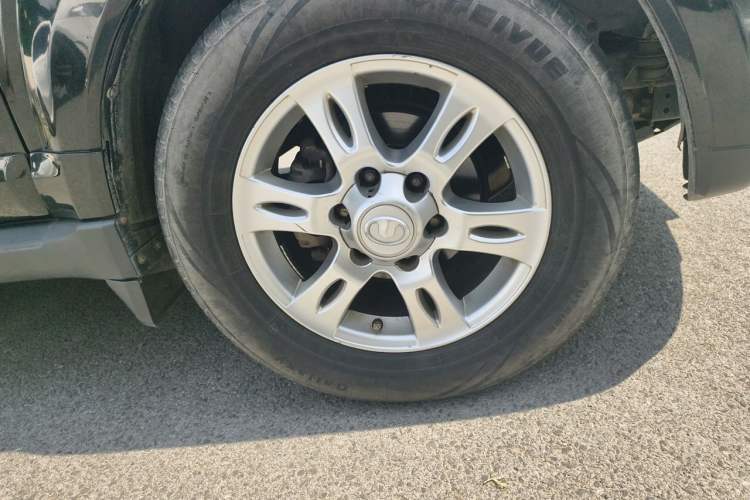 Used Haval H5 Classic 2013 ZhiZun Edition 2.0T Manual Two-Wheel Drive Elite Model Right Front Wheel Hub