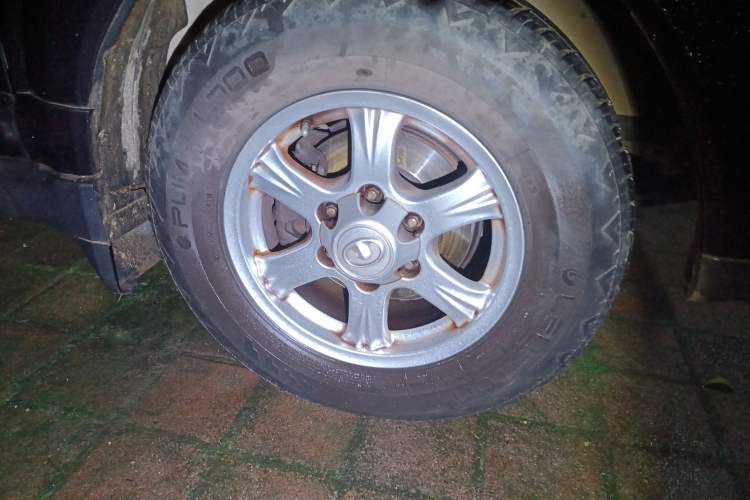 Used Haval H5 Classic 2013 Zhizun Edition 2.0T Manual 4x4 Elite Model Right Front Wheel Hub