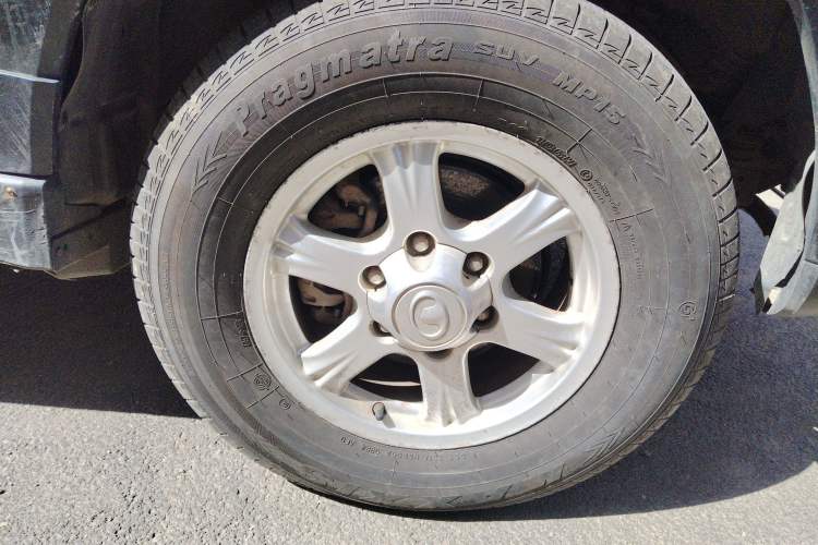 Used Haval H5 Classic 2013 Zhizun Edition 2.0T Manual Two-Wheel Drive Entry-Level Model Right Front Wheel Hub
