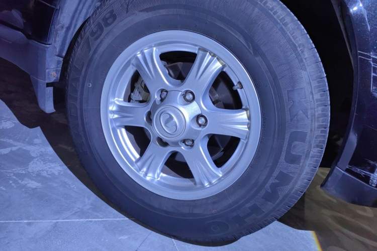 Used Haval H5 Classic 2013 Zhizun Edition 2.0T Manual 4x4 Elite Model Right Front Wheel Hub