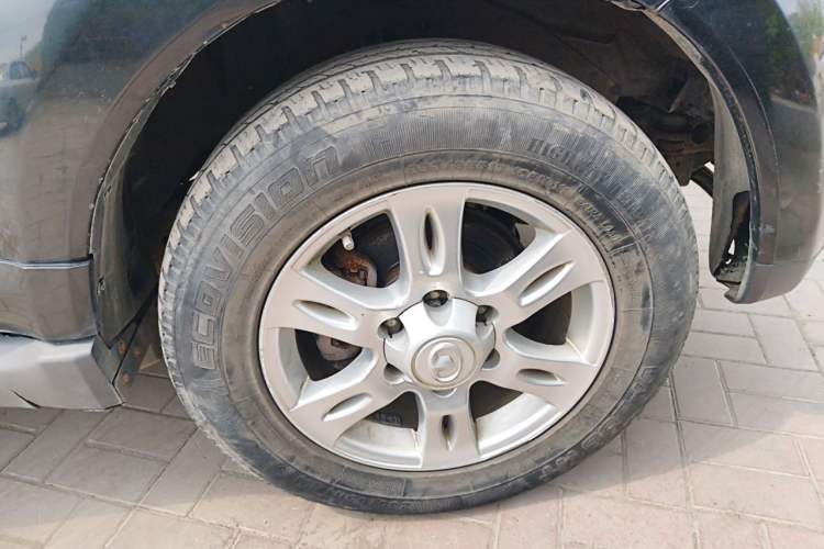 Used Haval H5 Classic 2013 Zhizun Edition 2.0T Manual Two-Wheel Drive Entry-Level Model Right Front Wheel Hub