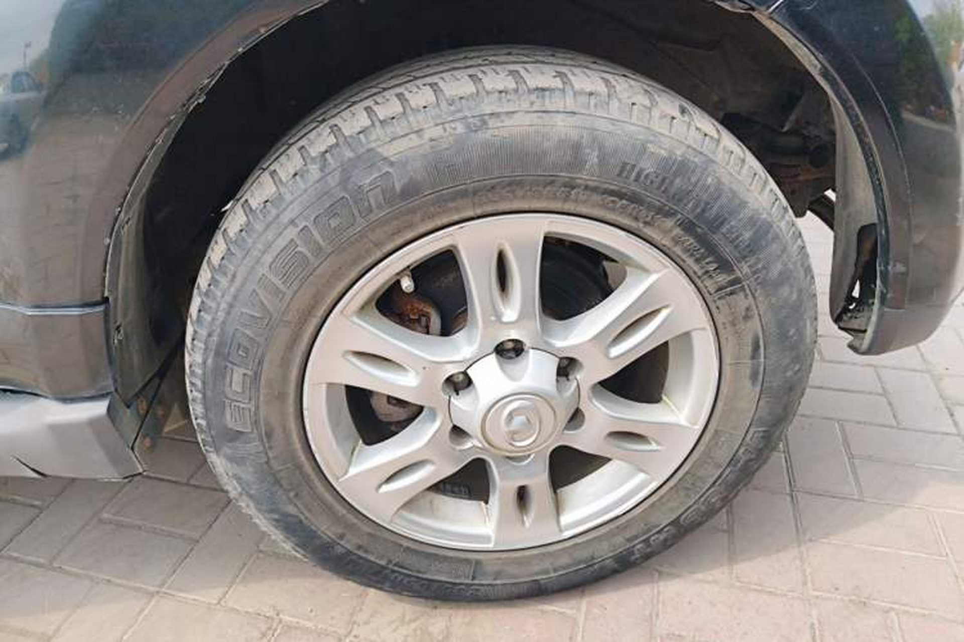 Used Haval H5 Classic 2013 Zhizun Edition 2.0T Manual Two-Wheel Drive Entry-Level Model Right Front Wheel Hub