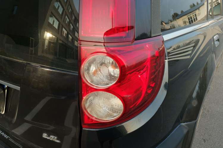 Used Haval H5 Classic 2013 Zhizun Edition 2.0L Manual Two-Wheel Drive Entry-Level Model Right Rear Taillight