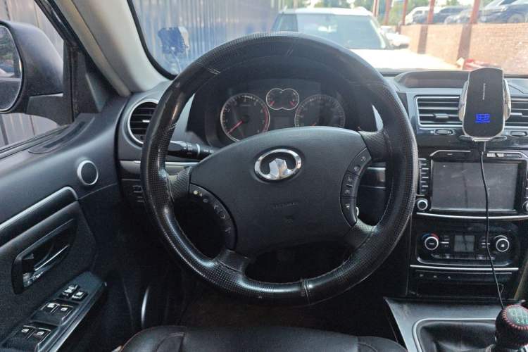 Used Haval H5 Classic 2013 Zhizun Edition 2.0T Manual 4x4 Elite Model Steering Wheel