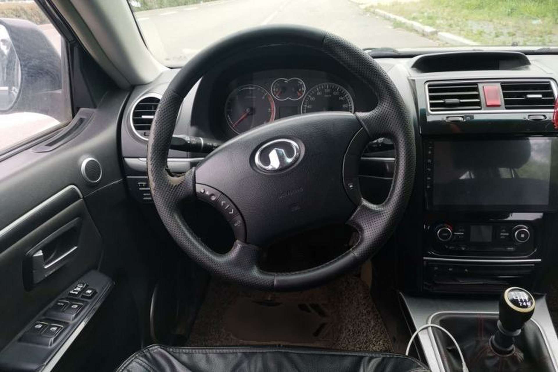 Used Haval H5 Classic 2013 ZhiZun Edition Green Silence 2.0T Manual 4x4 Progressive Model Steering Wheel
