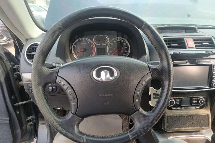 Used Haval H5 Classic 2013 Zhizun Edition 2.0T Manual Two-Wheel Drive Entry-Level Model Steering Wheel
