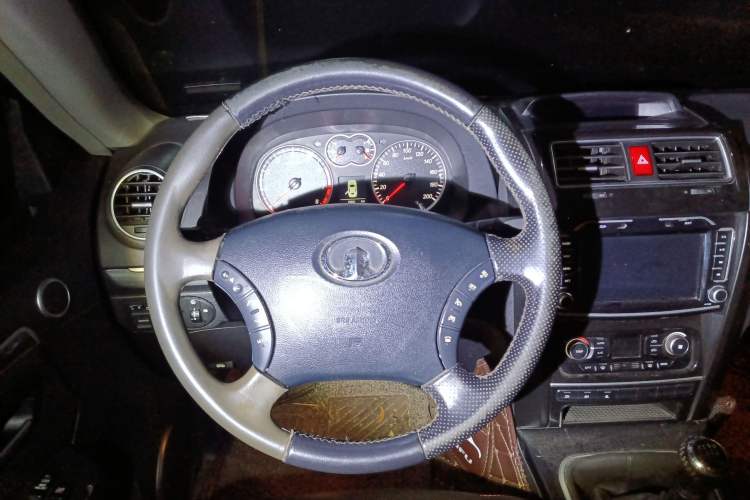 Used Haval H5 Classic 2013 Zhizun Edition 2.0T Manual 4x4 Elite Model Steering Wheel