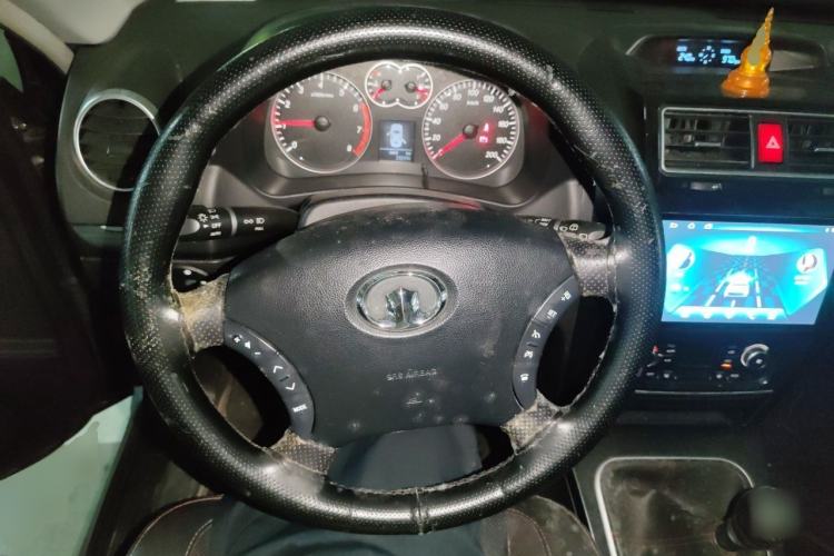 Used Haval H5 Classic 2013 ZhiZun Edition 2.0T Manual Two-Wheel Drive Elite Model Steering Wheel