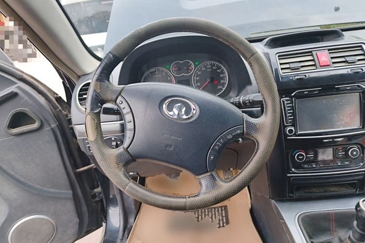 Used Haval H5 Classic 2013 Zhizun Edition 2.0T Manual Two-Wheel Drive Entry-Level Model Steering Wheel