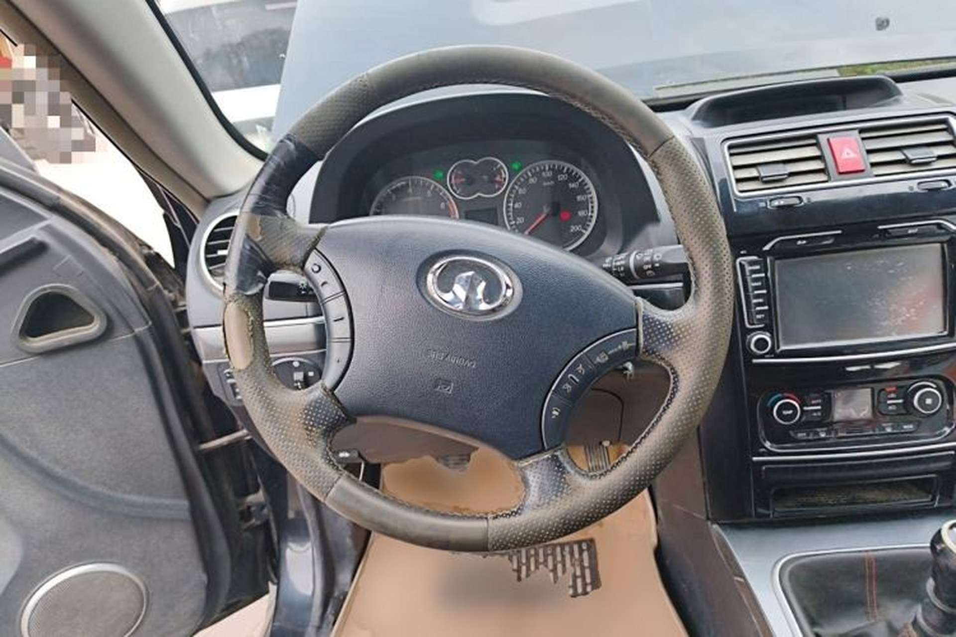Used Haval H5 Classic 2013 Zhizun Edition 2.0T Manual Two-Wheel Drive Entry-Level Model Steering Wheel