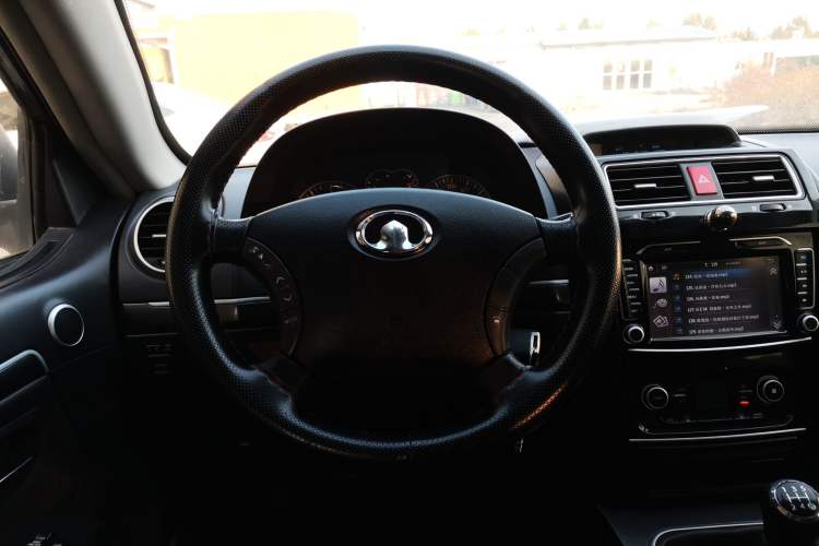 Used Haval H5 Classic 2013 Zhizun Edition 2.0L Manual Two-Wheel Drive Entry-Level Model Steering Wheel