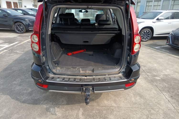 Used Haval H5 Classic 2013 Zhizun Edition 2.0T Manual Two-Wheel Drive Entry-Level Model Trunk