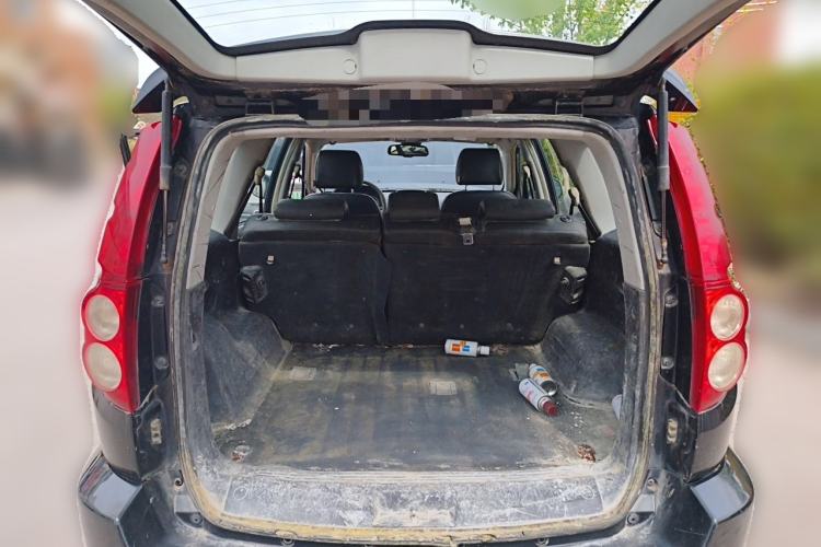 Used Haval H5 Classic 2013 Zhizun Edition 2.0T Manual Two-Wheel Drive Entry-Level Model Trunk