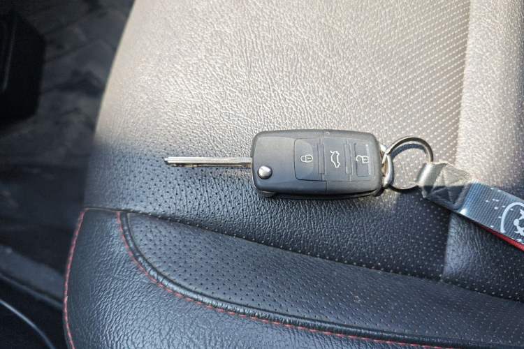 Used Haval H5 Classic 2013 Zhizun Edition 2.0T Manual 4x4 Elite Model Vehicle Key