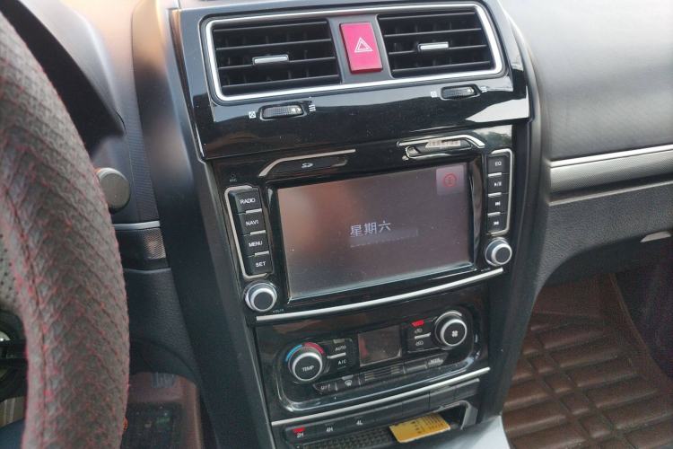 Used Haval H5 Classic 2013 Zhizun Edition 2.0L Manual 4x4 Progressive Model Audio And AC Panel