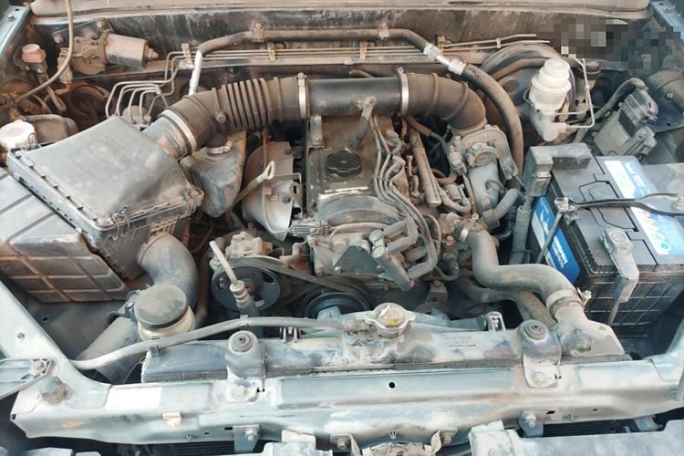 Used Haval H5 Classic 2013 Zhizun Edition 2.0L Manual 4x4 Progressive Model Engine Bay