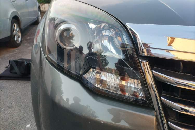 Used Haval H5 Classic 2013 Zhizun Edition 2.0L Manual 4x4 Progressive Model Exterior 6
