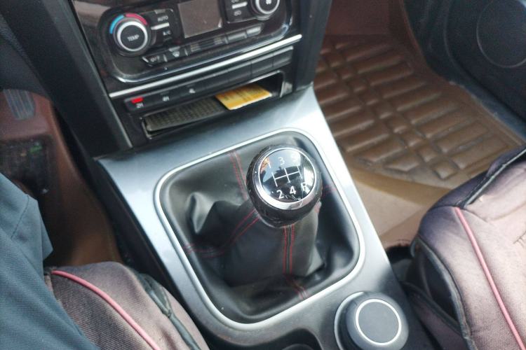 Used Haval H5 Classic 2013 Zhizun Edition 2.0L Manual 4x4 Progressive Model Gear Lever