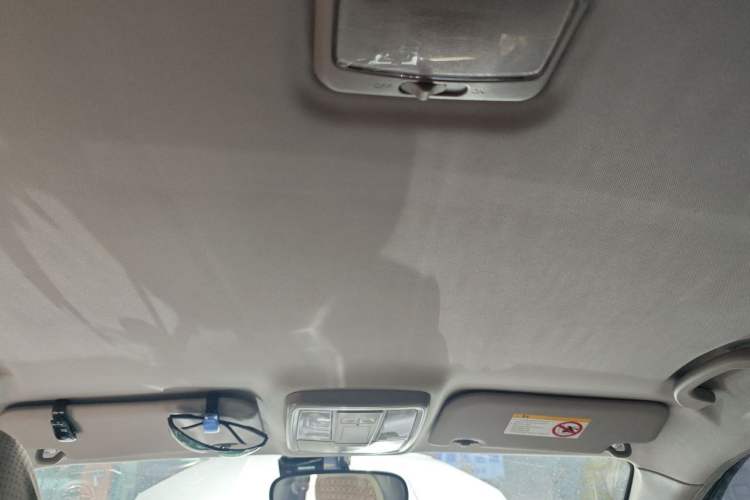 Used Haval H5 Classic 2013 Zhizun Edition 2.0T Manual 4x4 Progressive Model Headliner