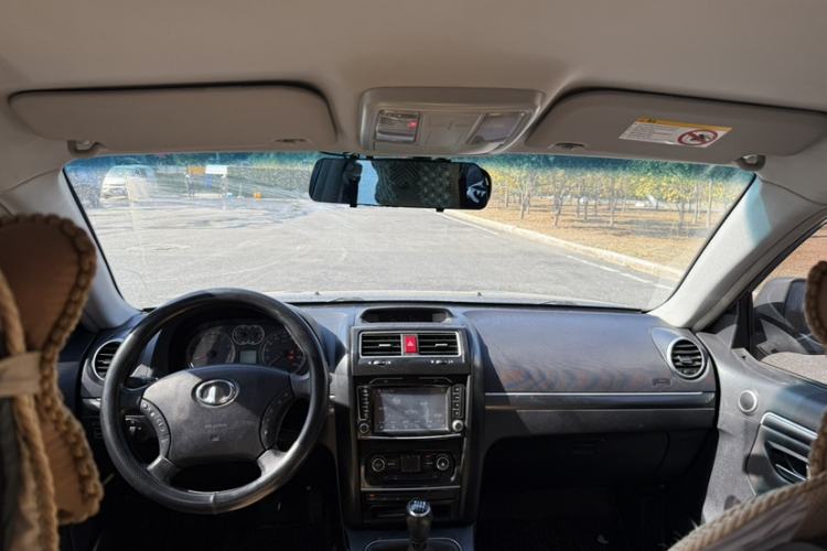 Used Haval H5 Classic 2013 Zhizun Edition 2.0T Manual 4x4 Progressive Model Interior 1