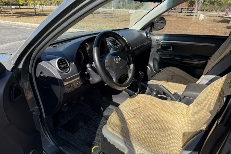 Used Haval H5 Classic 2013 Zhizun Edition 2.0T Manual 4x4 Progressive Model Interior 2