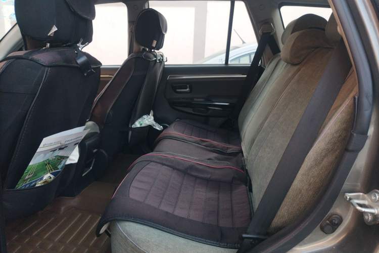 Used Haval H5 Classic 2013 Zhizun Edition 2.0L Manual 4x4 Progressive Model Interior 4