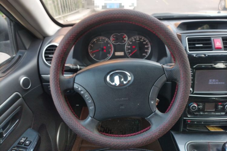 Used Haval H5 Classic 2013 Zhizun Edition 2.0L Manual 4x4 Progressive Model Steering Wheel