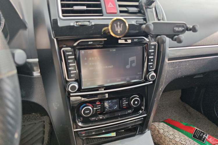 Used Haval H5 Classic 2013 Zhizun Edition 2.0T Manual 4x4 Progressive Model Audio And AC Panel