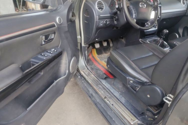 Used Haval H5 Classic 2013 ZhiZun Edition 2.0T Manual Two-Wheel Drive Elite Model Driver Seat