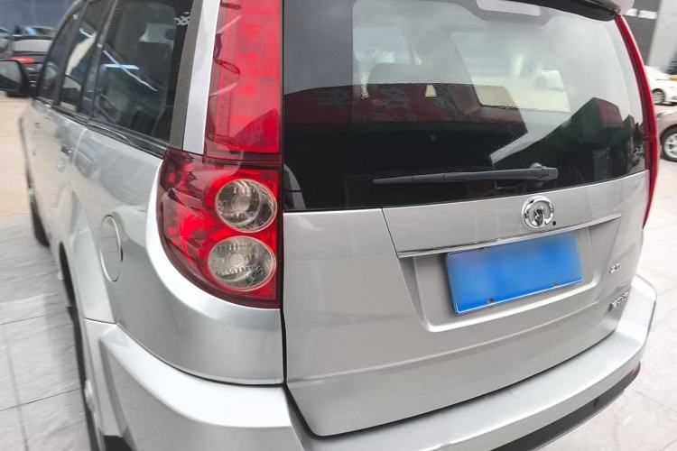 Used Haval H5 Classic 2013 Zhizun Edition 2.0L Manual Two-Wheel Drive Entry-Level Model Exterior 5