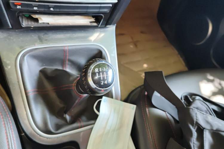Used Haval H5 Classic 2013 Zhizun Edition 2.0T Manual 4x4 Prestige Model Gear Lever