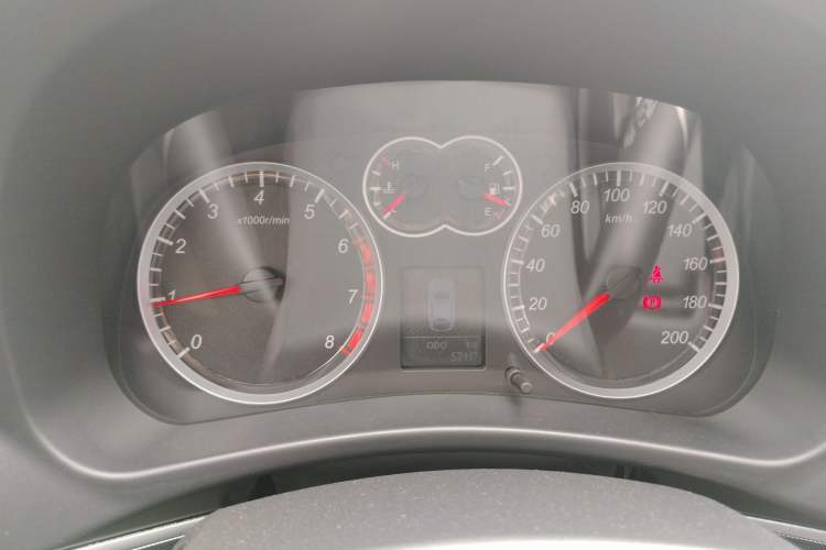 Used Haval H5 Classic 2013 Zhizun Edition 2.0T Manual Two-Wheel Drive Entry-Level Model Instrument Cluster