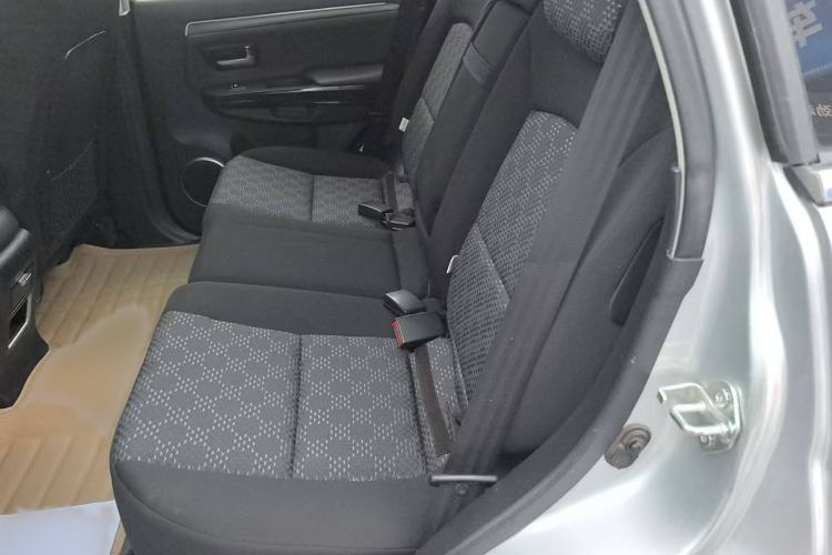 Used Haval H5 Classic 2013 Zhizun Edition 2.0L Manual Two-Wheel Drive Entry-Level Model Interior 3