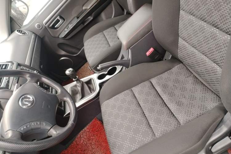 Used Haval H5 Classic 2013 Zhizun Edition 2.0T Manual Two-Wheel Drive Entry-Level Model Left Front Seat