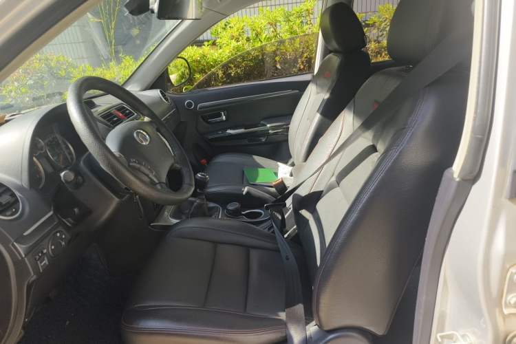 Used Haval H5 Classic 2013 Zhizun Edition 2.0T Manual 4x4 Elite Model Left Front Seat