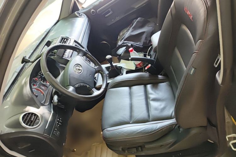 Used Haval H5 Classic 2013 Zhizun Edition 2.0T Manual 4x4 Prestige Model Left Front Seat