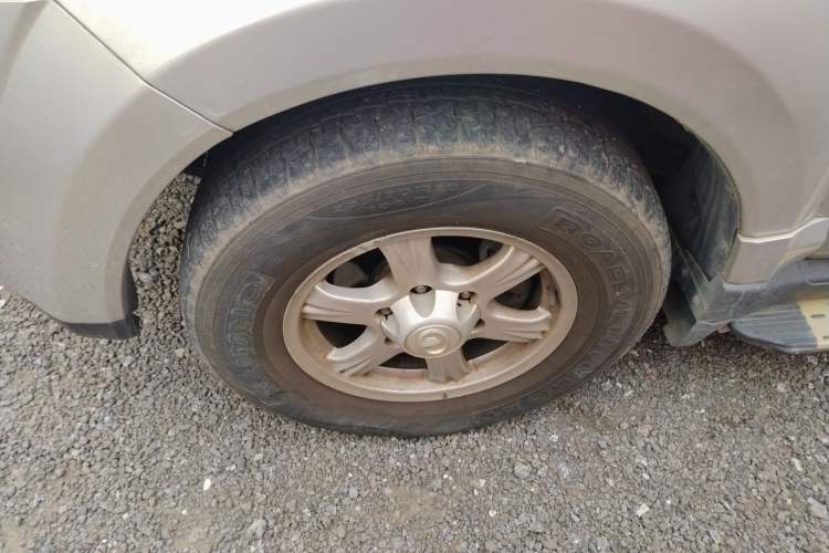 Used Haval H5 Classic 2013 Zhizun Edition 2.0T Manual Two-Wheel Drive Entry-Level Model Left Front Wheel Hub