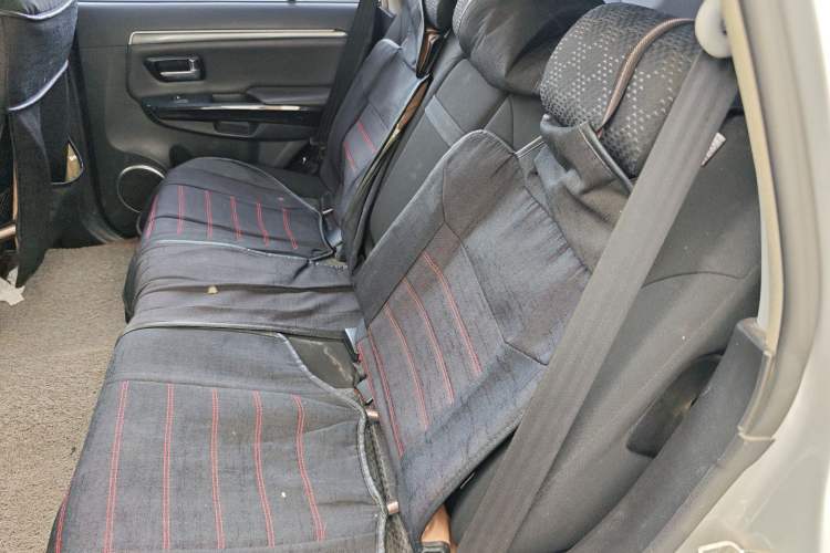 Used Haval H5 Classic 2013 Zhizun Edition 2.0T Manual 4x4 Progressive Model Left Rear Seat