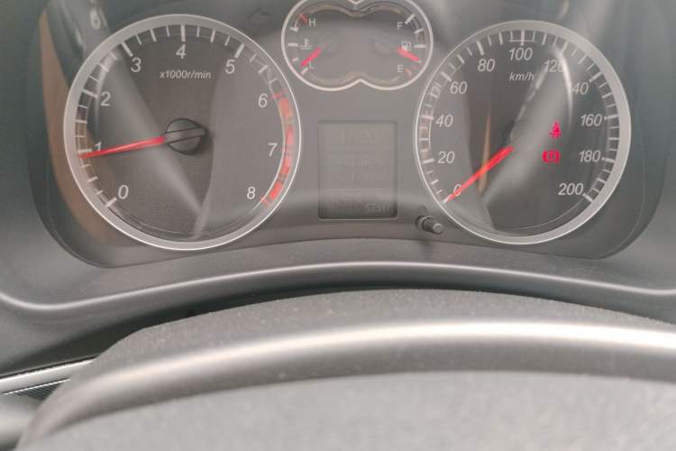 Used Haval H5 Classic 2013 Zhizun Edition 2.0T Manual Two-Wheel Drive Entry-Level Model Odometer Close Up