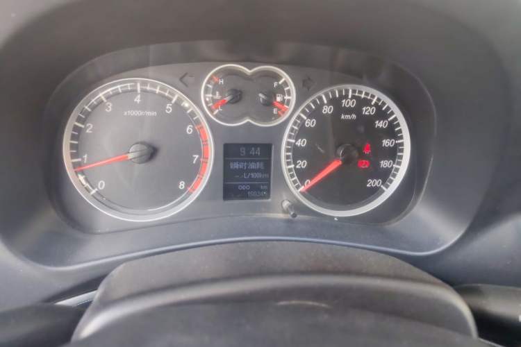 Used Haval H5 Classic 2013 ZhiZun Edition 2.0T Manual Two-Wheel Drive Elite Model Odometer Close Up