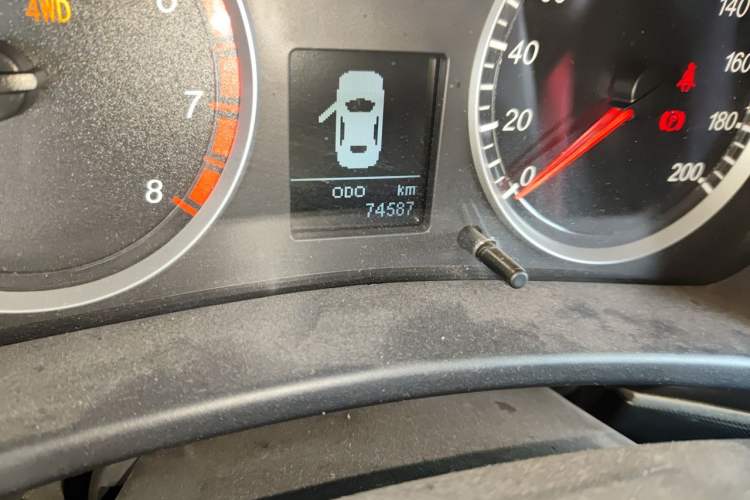 Used Haval H5 Classic 2013 Zhizun Edition 2.0T Manual 4x4 Prestige Model Odometer Close Up