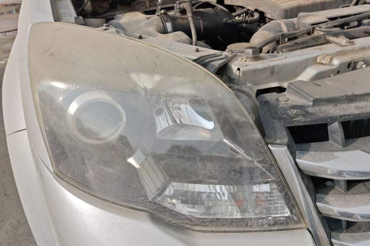 Used Haval H5 Classic 2013 Zhizun Edition 2.0T Manual 4x4 Progressive Model Right Front Headlight
