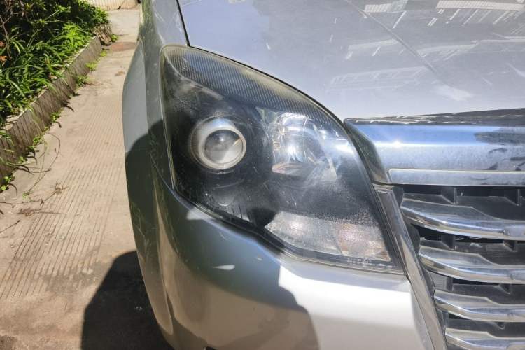 Used Haval H5 Classic 2013 Zhizun Edition 2.0T Manual 4x4 Elite Model Right Front Headlight