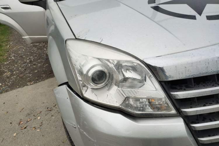 Used Haval H5 Classic 2013 ZhiZun Edition Green Silence 2.0T Manual Two-Wheel Drive Progressive Model Right Front Headlight